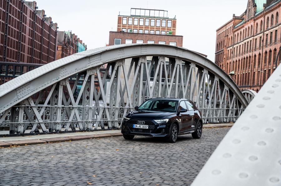  Audi A1 citycarver 2019 года  (WW) (фото 4 из 20)